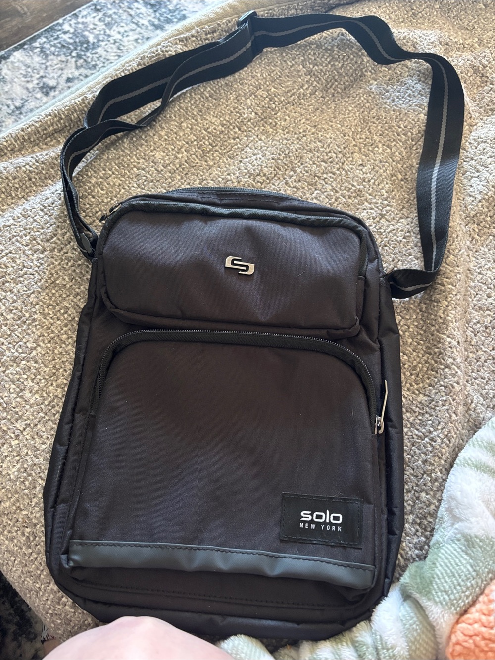 Solo New York commuter/computer laptop bag.  Used but like new.